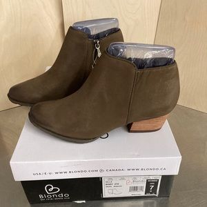 Blondo Villa Women’s Waterproof Boots